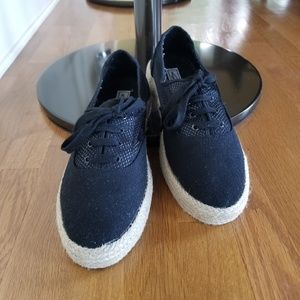 LAST CHANCE TO BUY.  CLOSET CLOSES TOMORROW!